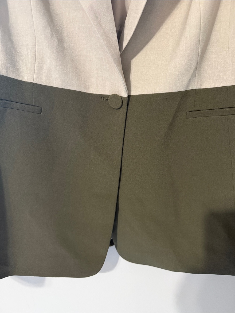 Tahari Olive and Beige Colorblock Single-Button Blazer - Picture 4 of 6